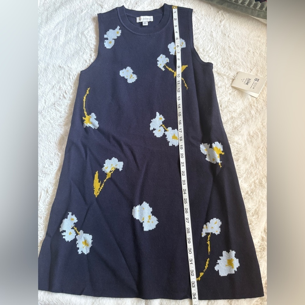 Floral Sleeveless Midi Dress - Navy and White - Picture 5 of 9